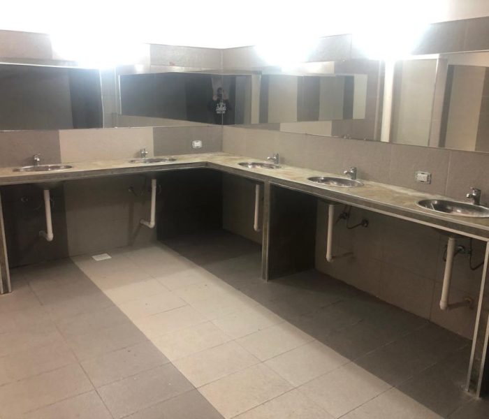 vestuarios y baños (2)