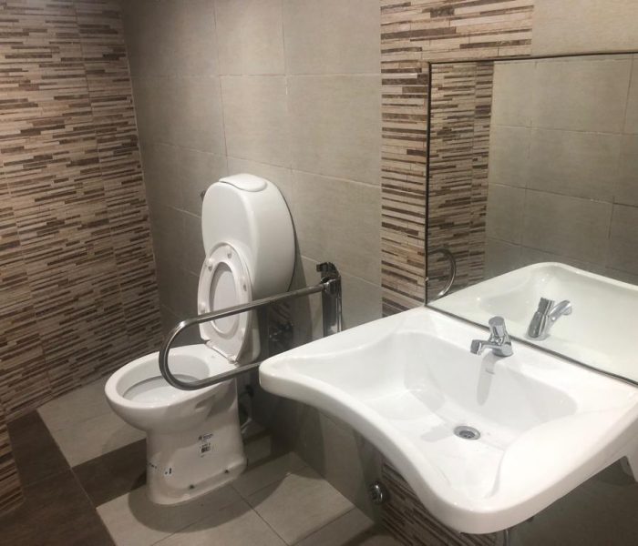 vestuarios y baños (4)